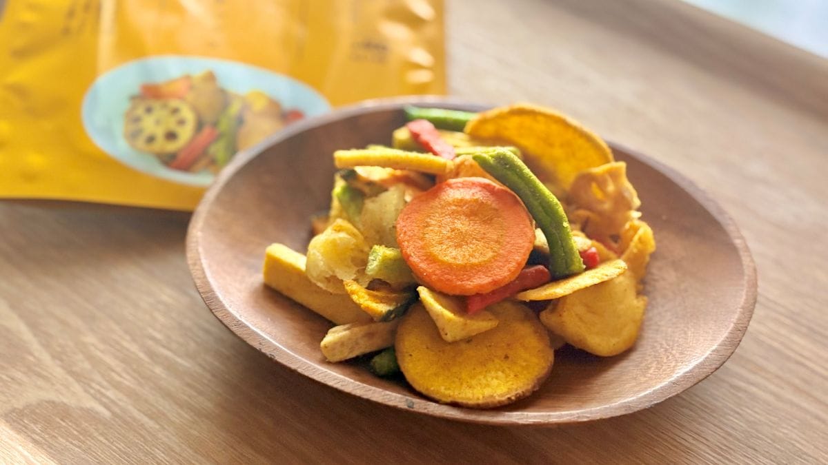 「めっちゃ美味しかった！」【スリコ】野菜の旨味がぎゅっ！神コラボの限定チップスに「ストックしたい」の声