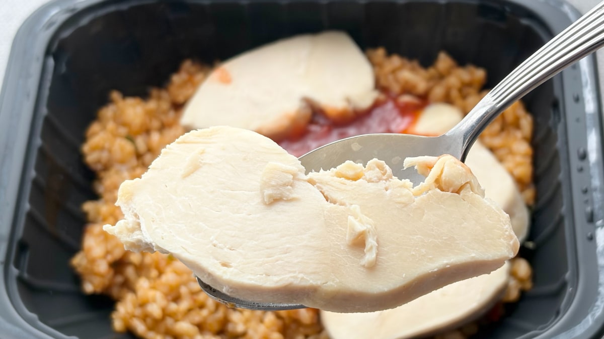 ボディメイクに励む人に！【セブン】に「ジム飯」が登場中、その味は？