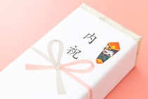 Z世代の部下から届いた結婚内祝いの驚きの中身とは？公園で見知らぬパパから逃げた訳やユニフォームの劇的リメイク