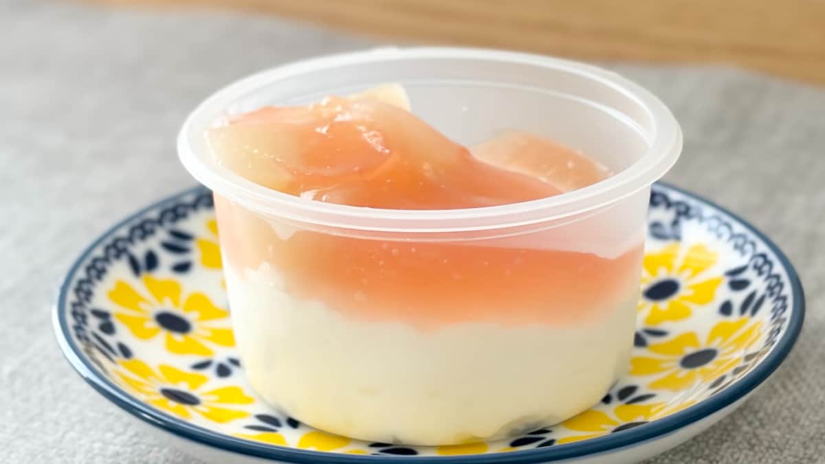 桃の甘みがたまらん!【ローソン】ふんわりチーズもおいしいスイーツ