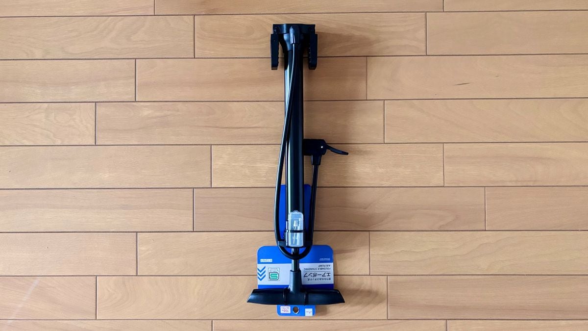 100均で買える「自転車の空気入れ」実際どう? 入らないって本当? 足踏み式はある?【ダイソー・セリア・キャンドゥ】