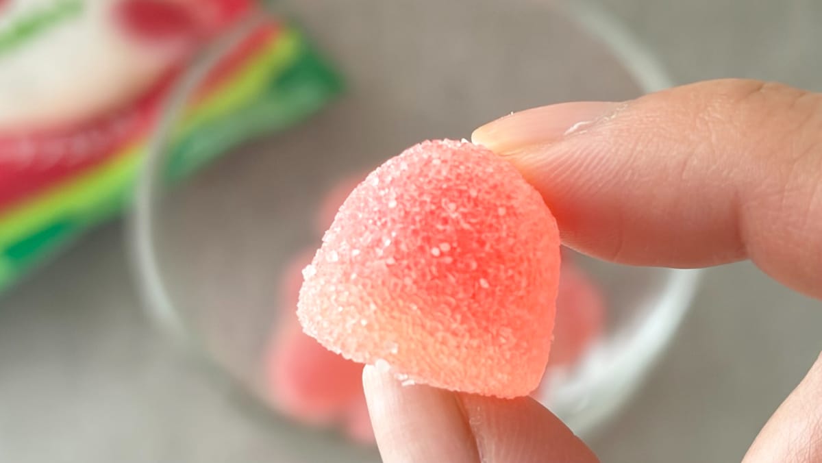 甘酸っぱいジュレがとろ~っと!【ファミマ先行】新食感グミは夏に合う味