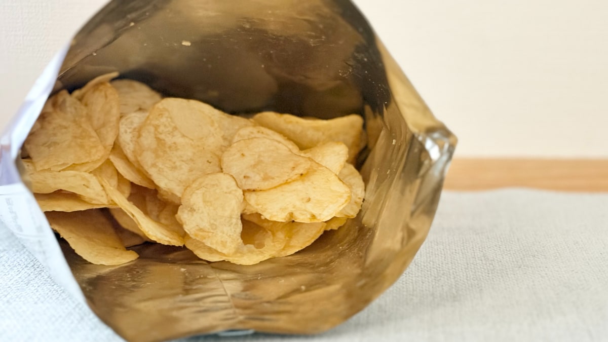 シンプルだけど中毒性あり!【ファミマ】に登場した新作ポテチの味は?