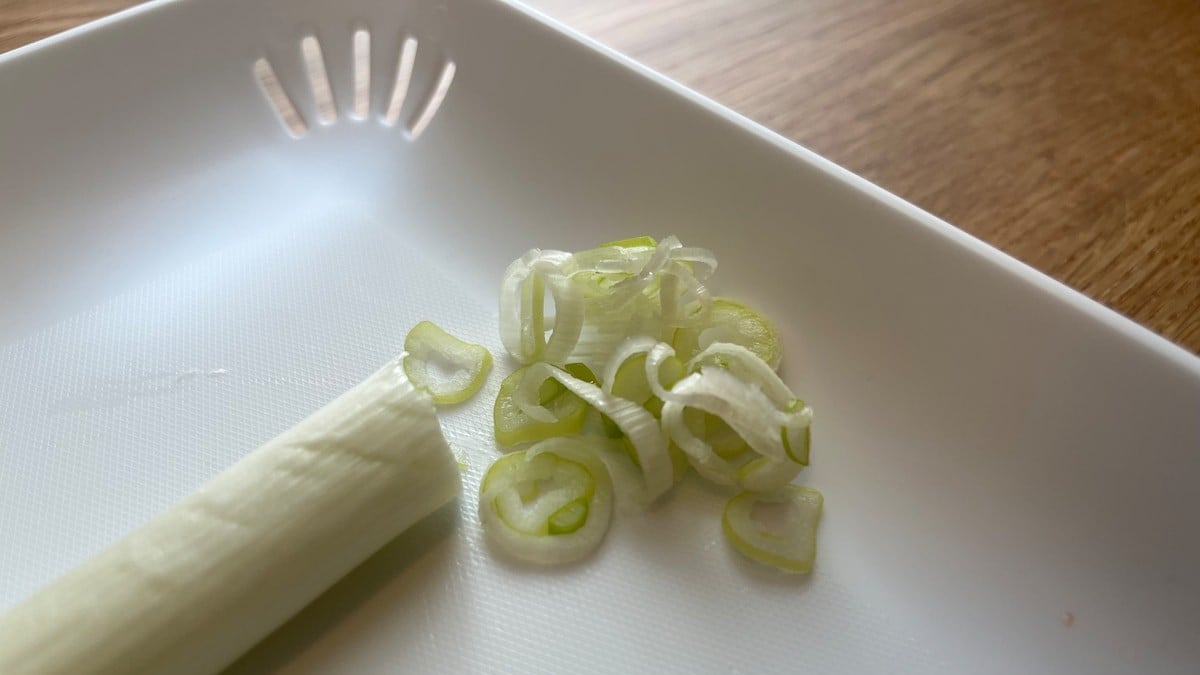 これいいかも！100均の「まな板」おすすめ6選｜木製や食洗機対応、まな板スタンドも丸ごとチェック！