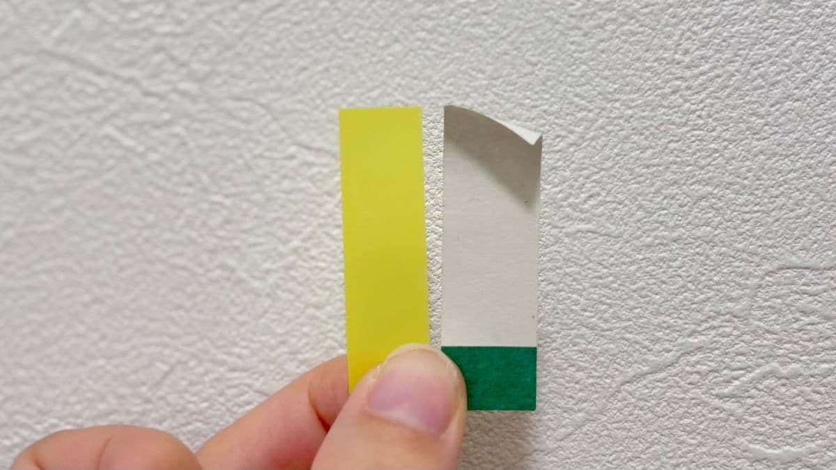 キーボード掃除にぴったり！100均「フィルムふせん」の意外な使い道を試してみた