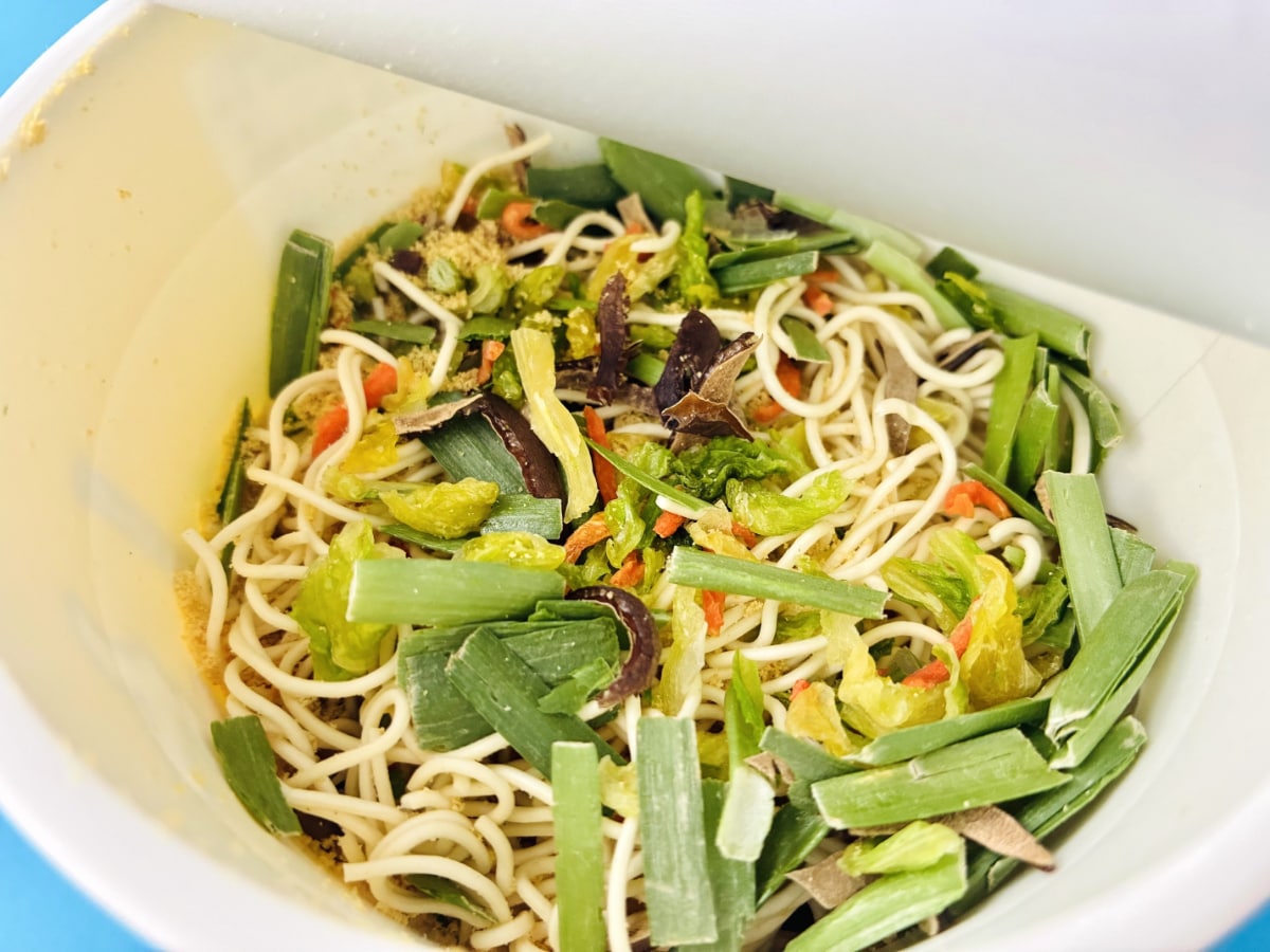 「全人類食べてほしい！」「夏にぴったりの一杯！」【ファミマ】「極細麺で味わうレモン塩ラーメン」