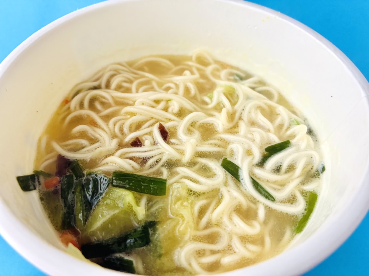 「全人類食べてほしい！」「夏にぴったりの一杯！」【ファミマ】「極細麺で味わうレモン塩ラーメン」