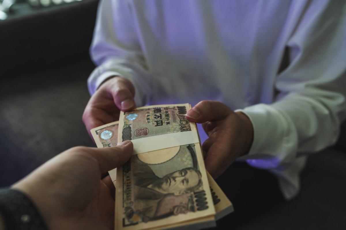 1日の食費は300円以下……世帯年収600万・48歳男性が学生時代の友人に200万を貸して味わった過酷な現実