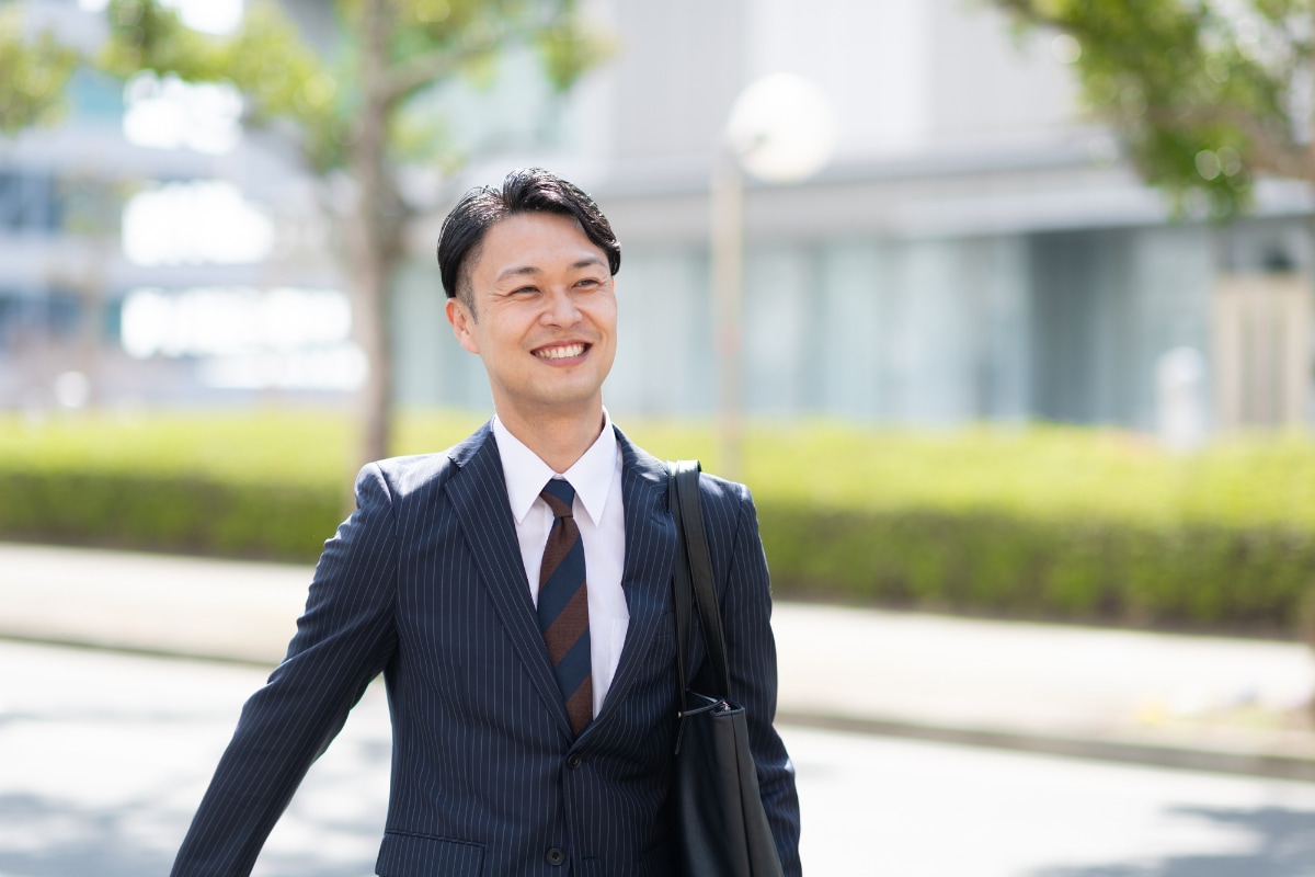 同僚にあきれられても月3万削減！世帯年収550万・48歳会社員男性が明かすコンビニ・自販機完全スルーと氷パンパンのマイボトル術