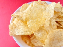 ソースやあおさの風味がほんのり！【セブン】「お好み焼きになりたいポテトチップス」
