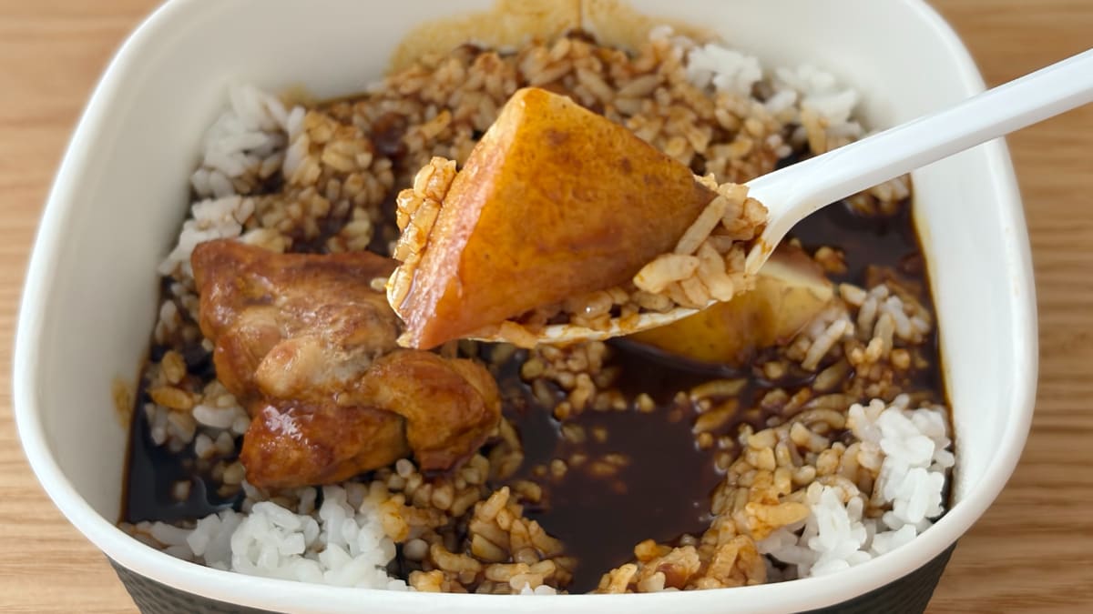 「激辛で最高でした」【セブン】シャバシャバカレーが「癖になる味」