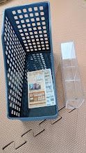 セリアの「ブックエンドと仕切り入り小物入れ」