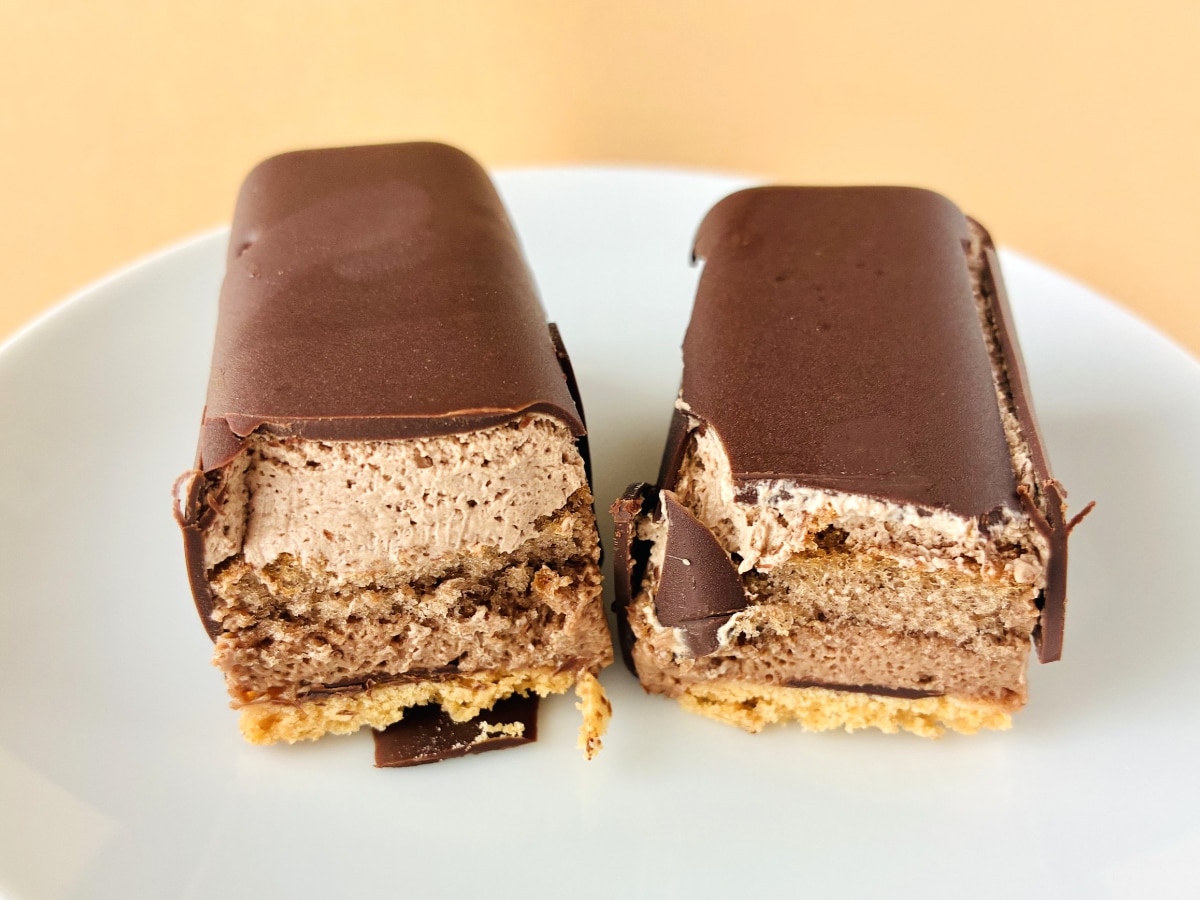 「癒される!」「食感の変化がよき!」【ローソン】ご褒美スティックケーキ パリっとふわとろショコラ