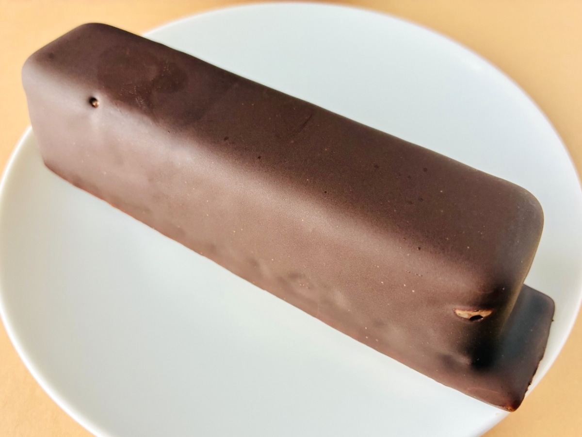 「癒される!」「食感の変化がよき!」【ローソン】ご褒美スティックケーキ パリっとふわとろショコラ