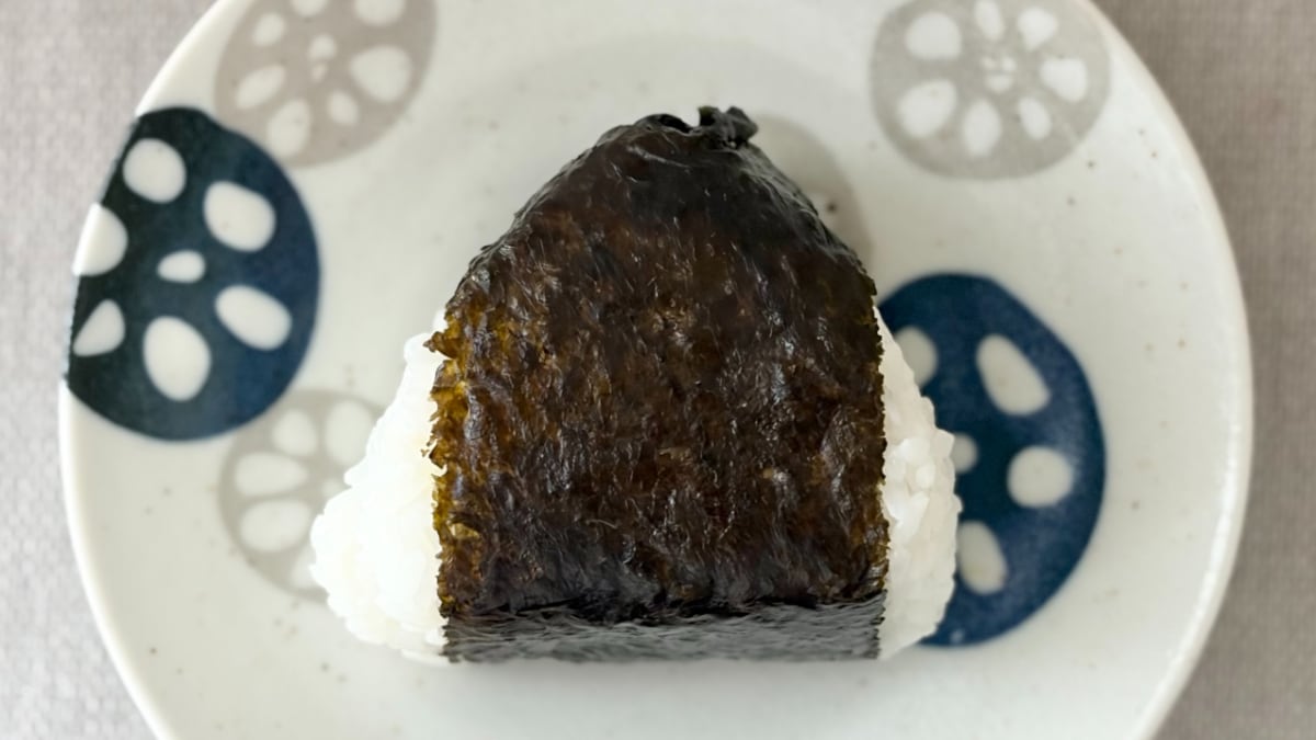 濃厚な味わいが贅沢！【ファミマ】人気店監修のおむすびがおいしすぎる