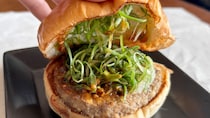 「マクドナルドより断然こっち」【ゼッテリア】大根おろしたっぷり！夏限定の和風バーガーが登場