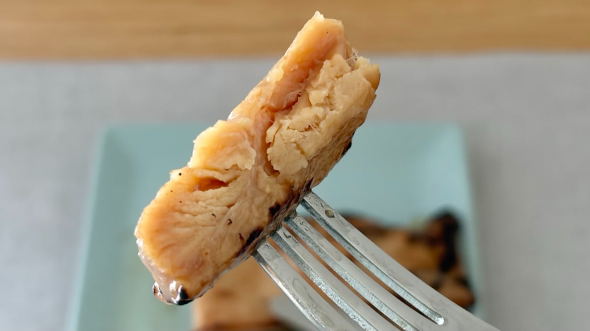 ダイエット中の夕飯にも!【ローソン】に香ばしい味わいのサラダチキン