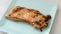 ダイエット中の夕飯にも！【ローソン】に香ばしい味わいのサラダチキン
