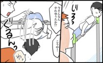 「そんなんやれゆうたか！？」鉄棒で初めて技に成功した息子→しかし先生は怒りだし、無理やり体を！？