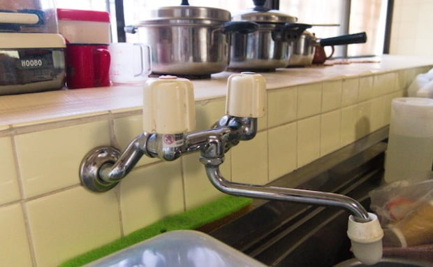「え、教えてよ～！」義実家で子どもたちが飲んでいた水道水…義両親が飲むのをやめていた恐怖の理由