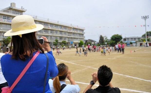 リレーの選手に選ばれた！張り切って応援に行くと「息子がいない」→判明した事実に膝から崩れ落ちる…