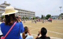 リレーの選手に選ばれた！張り切って応援に行くと「息子がいない」→判明した事実に膝から崩れ落ちる…