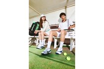 テニスシューズの新基準：「WIDELITE ADVANCE」の贅沢なデザインと高機能性