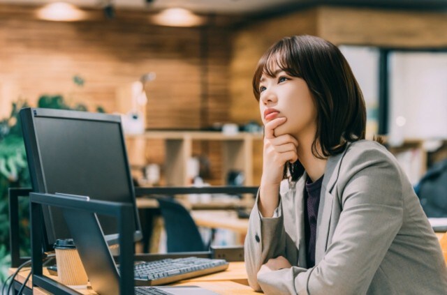 彼女持ちの男性を好きになった時の行動の仕方は?恋愛成就をするために!