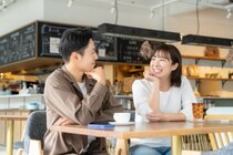 嫉妬されやすい女性に共通する特徴は？モテる女性になるために知っておきたいこと