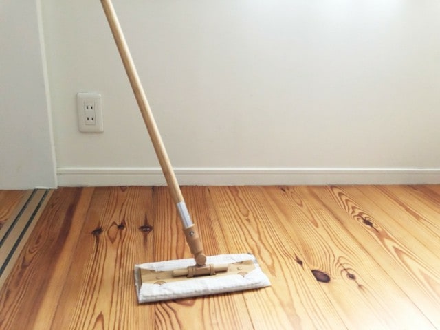 フローリングの汚れ落としと掃除の順番は?