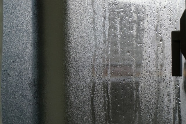 窓の結露の原因と掃除方法・予防のコツ