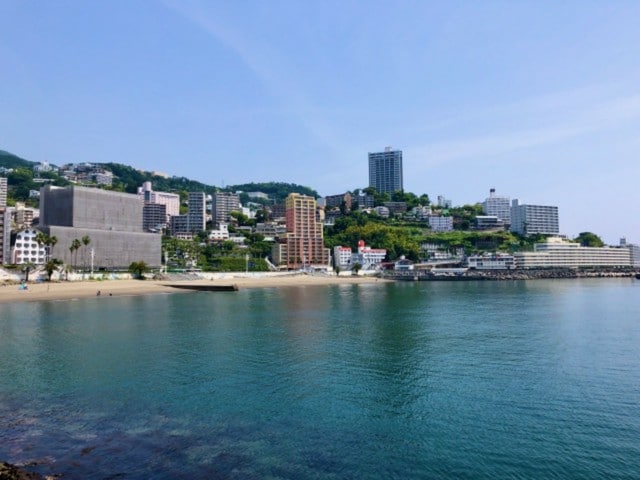 定年後は温泉地で暮らす！移住に人気の地域と注意点