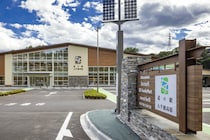 道の駅八千穂高原、開駅1年半で来場者数100万人を突破！