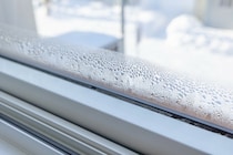 窓のサッシの掃除のやり方と汚れの予防方法