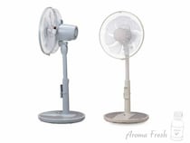 香りと温度センサーでリラックス空間を演出する「アロマ首振 リビング扇風機」新登場