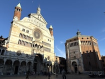 ヨーロッパ最大級のレンガ鐘楼を備えるクレモナ大聖堂【イタリア】