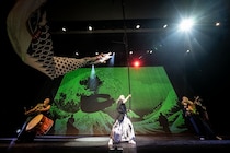 葛飾北斎の生涯を描く舞台『The Life of HOKUSAI』、日本凱旋公演盛況とフランス公演決定