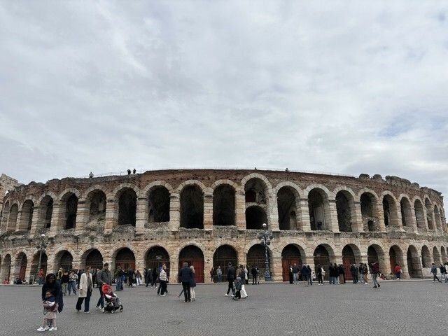 紀元一世紀に建設された円形競技場Verona Arena【イタリア】