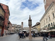 Veronaの美しい広場Piazza delle Erbe【イタリア】