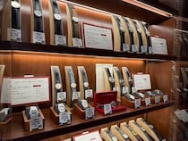 ファイアーキッズ中野ブロードウェイ店、「時を刻む100年展」を開催