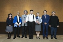 小手伸也初主演！シェイクスピア・シリーズ『コテンペスト』開幕、百貨店を舞台にした復讐コメディ