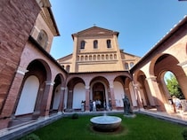 ローマの七つの丘のひとつ、アヴェンティーノにある教会の結婚式【イタリア】