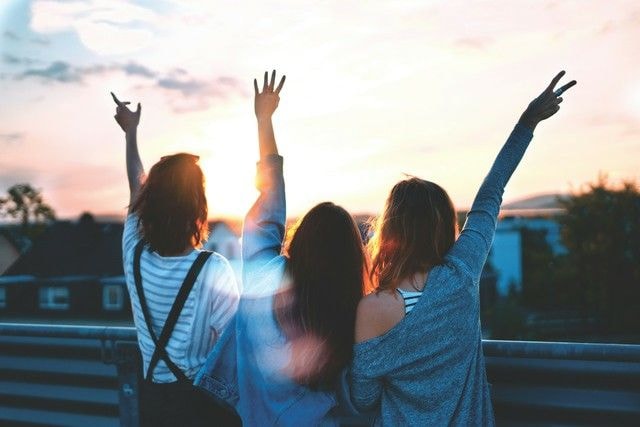 気さくな人の特徴とは？好印象を与えるヒント