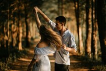 他人の恋が羨ましいと感じるのはなぜ？比較してしまう心理と対処法