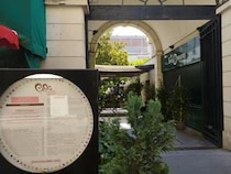中庭があるパリのクレープレストラン【フランス】