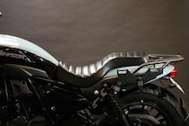 ELIMINATOR/SE専用シート「GOODSEAT “COBRA”」が新登場