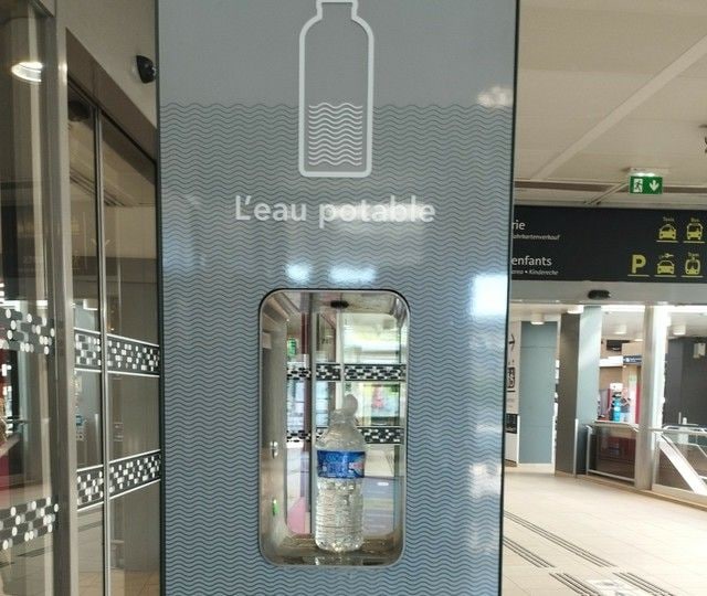 国鉄の駅の構内に水補給場【フランス】