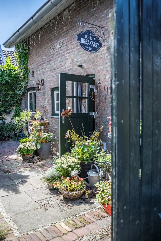 アプローチガーデン