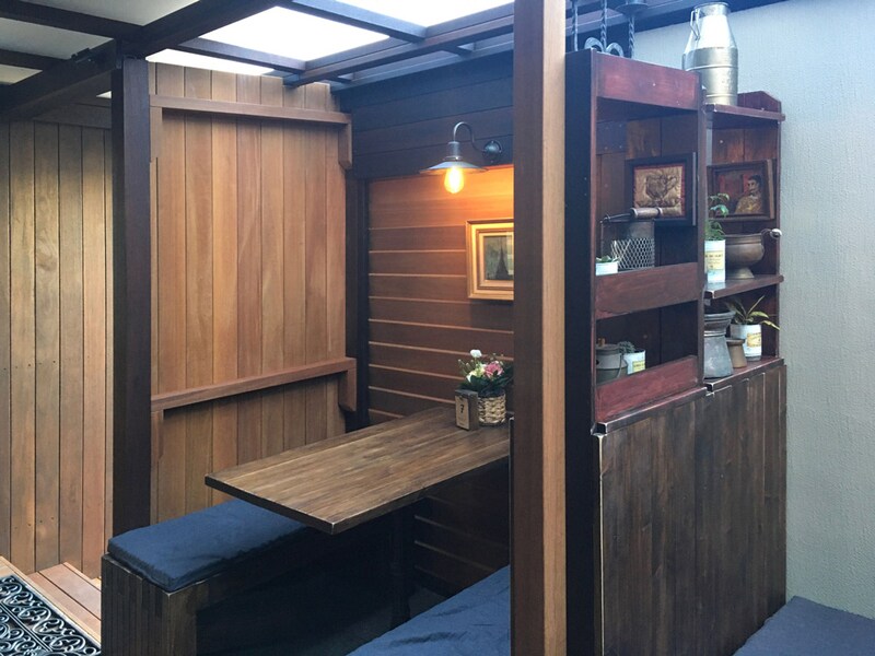 仕切りがあるので愛犬も安心してくつろげるデザイン。