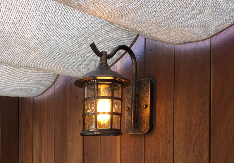 レトロなブラケットライト。